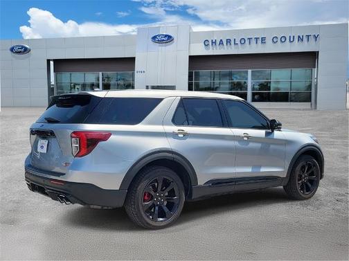 2022 Ford Explorer ST