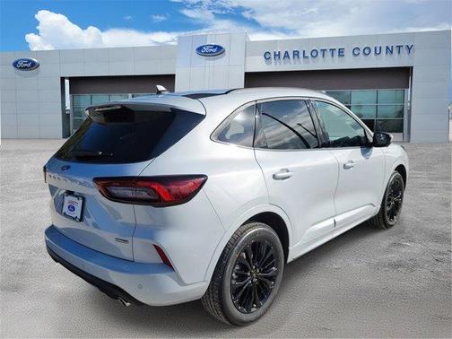 2026 Ford Escape ST-Line Elite