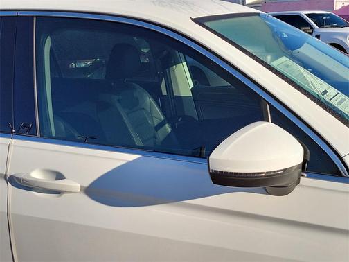 2019 Volkswagen Tiguan 2.0T SEL Premium