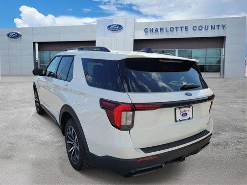 Star White 2026 Ford Explorer ST-Line