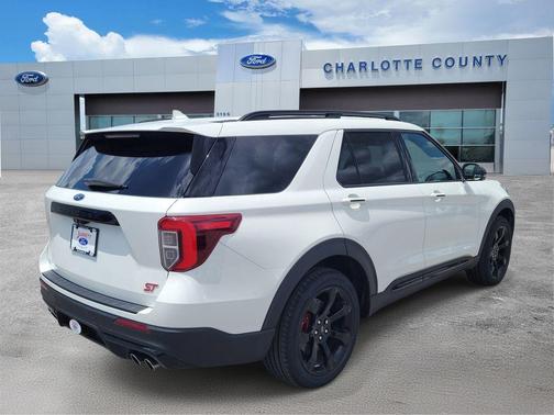 White Metallic 2022 Ford Explorer ST