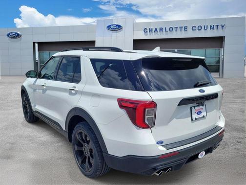 White Metallic 2022 Ford Explorer ST