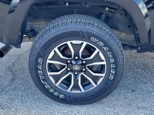 Black 2023 Toyota Tacoma TRD Sport