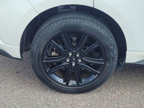 White Metallic 2024 Ford Edge ST Line