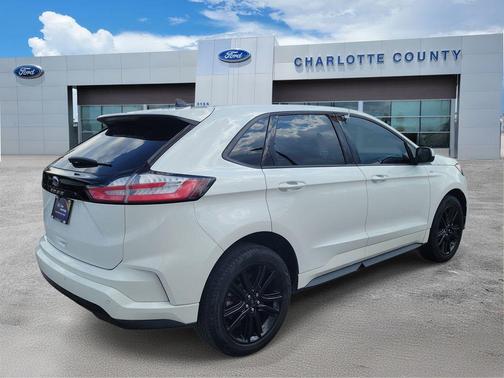 White Metallic 2024 Ford Edge ST Line