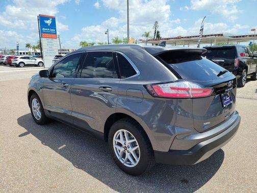 Carbonized Gray Metallic 2024 Ford Edge SEL