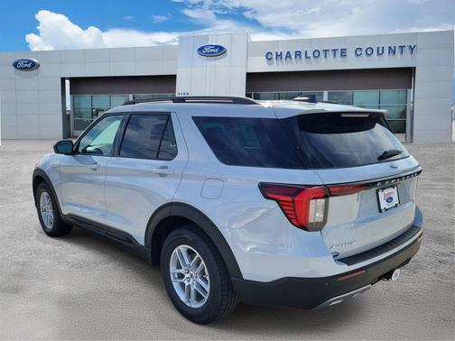 Space White Metallic 2026 Ford Explorer Active