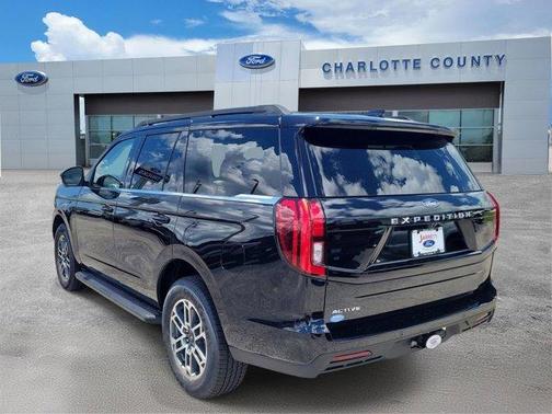 Agate Black Metallic 2026 Ford Expedition Active