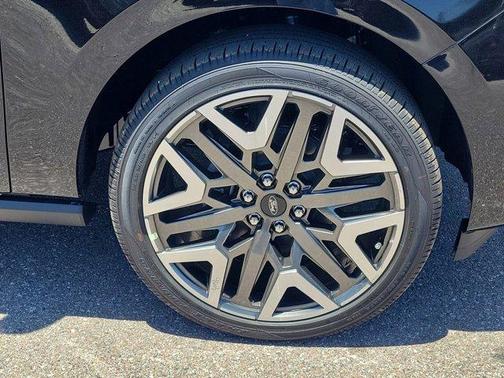 Agate Black Metallic 2026 Ford Expedition Max Platinum