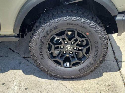 Desert Sand 2026 Ford Bronco Badlands