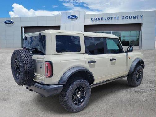 Desert Sand 2026 Ford Bronco Badlands