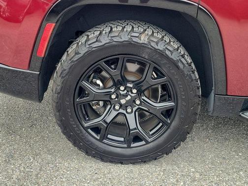 Velvet Red Pearlcoat 2022 Jeep Wagoneer Series II