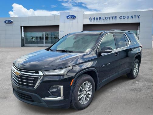Mosaic Black Metallic 2023 Chevrolet Traverse LT Cloth