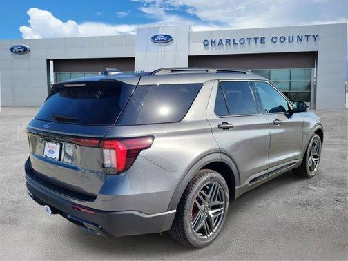 Carbonized Gray Metallic 2026 Ford Explorer ST-Line