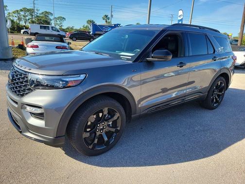 2024 Ford Explorer ST-Line