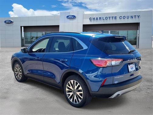 2022 Ford Escape Titanium Hybrid
