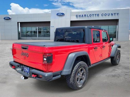 Firecracker Red Clearcoat 2021 Jeep Gladiator Rubicon