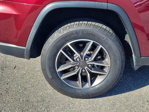 Velvet Red Pearlcoat 2020 Jeep Grand Cherokee Laredo E