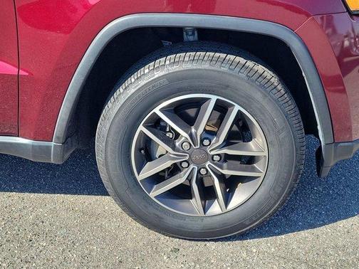 Velvet Red Pearlcoat 2020 Jeep Grand Cherokee Laredo E