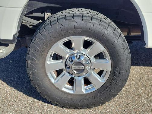 Star White 2022 Ford F-250 Platinum