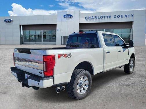 Star White 2022 Ford F-250 Platinum