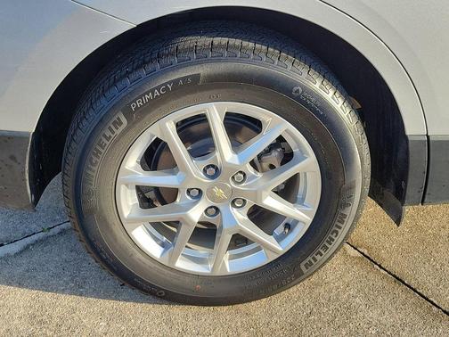 Silver Ice Metallic 2022 Chevrolet Equinox 1LT