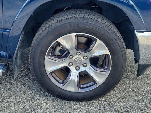Patriot Blue Pearlcoat 2019 RAM 1500 Laramie