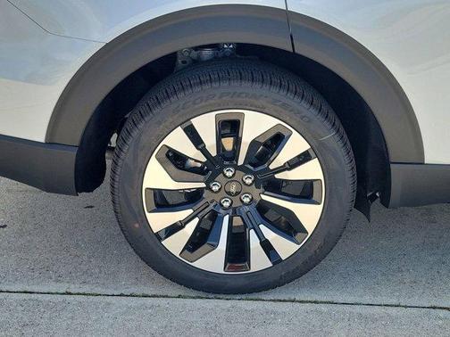 Space White Metallic 2026 Ford Explorer Platinum