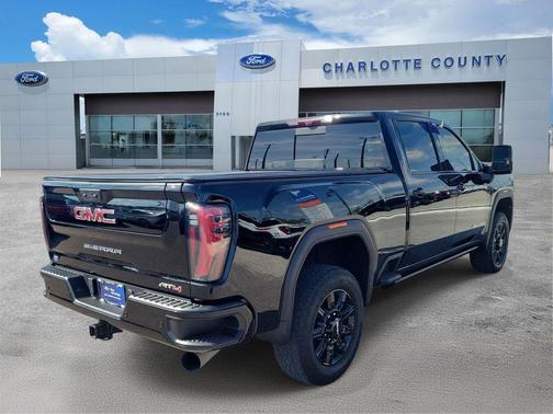 Onyx Black 2024 GMC Sierra 2500 AT4