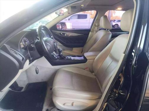 2015 INFINITI Q50 Premium