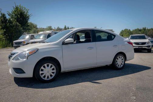 2016 Nissan Versa 1.6 SV