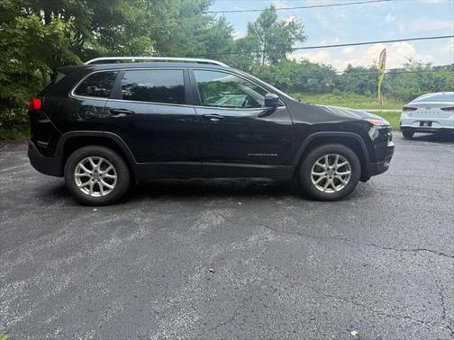 2017 Jeep Cherokee Sport