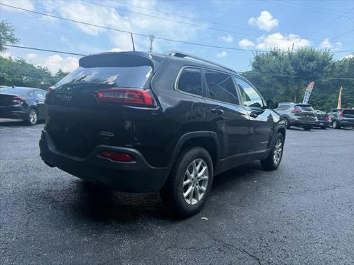 2017 Jeep Cherokee Sport