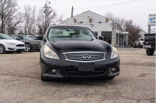 2015 INFINITI Q40 Base