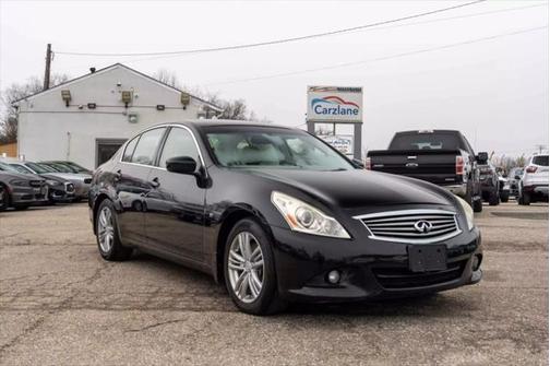 2015 INFINITI Q40 Base