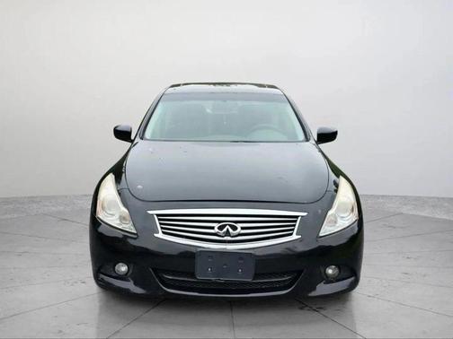 2015 INFINITI Q40 Base