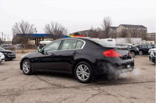 2015 INFINITI Q40 Base