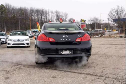 2015 INFINITI Q40 Base