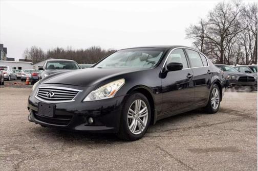 2015 INFINITI Q40 Base