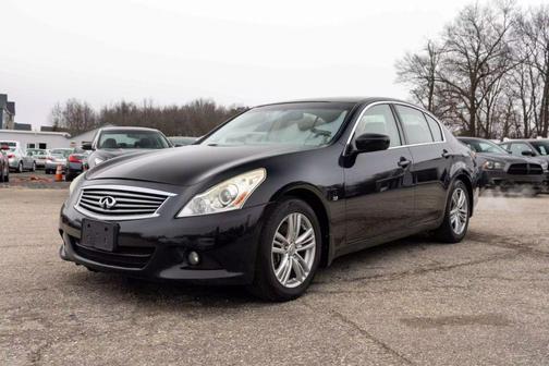 2015 INFINITI Q40 Base
