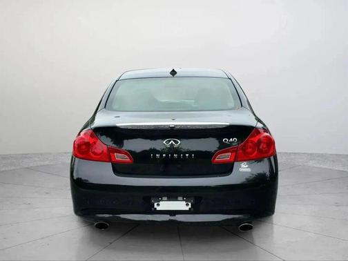 2015 INFINITI Q40 Base