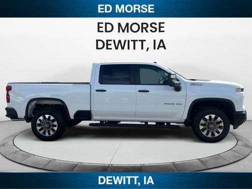 Summit White 2026 Chevrolet Silverado 2500 Custom