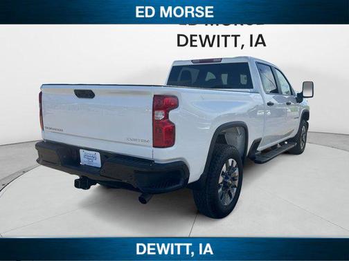 Summit White 2026 Chevrolet Silverado 2500 Custom