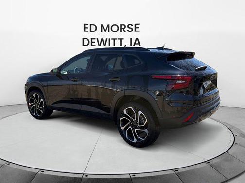 Mosaic Black Metallic 2025 Chevrolet Trax FWD 2RS