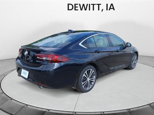 Darkmoon Blue Metallic 2018 Buick Regal Sportback Essence