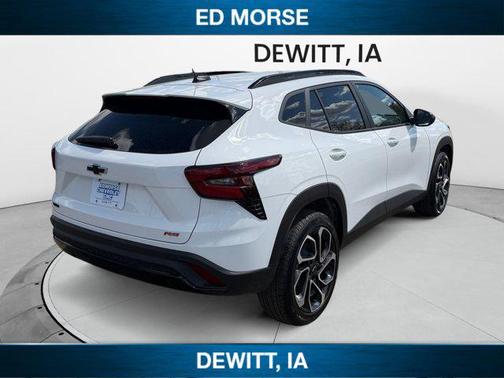 Summit White 2026 Chevrolet Trax FWD 2RS