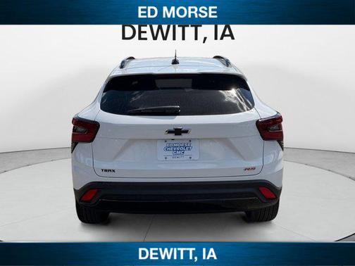 Summit White 2026 Chevrolet Trax FWD 2RS