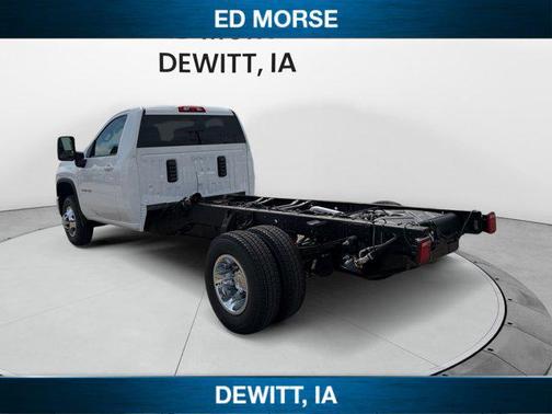 Summit White 2026 Chevrolet Silverado 3500 LT