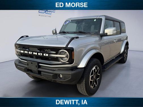 Iconic Silver Metallic 2024 Ford Bronco Outer Banks