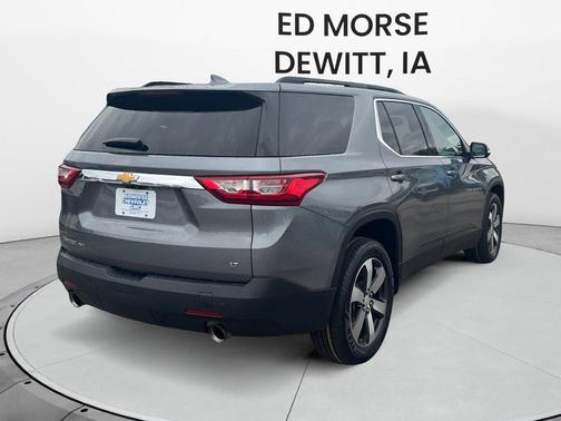 Satin Steel Metallic 2021 Chevrolet Traverse LT Leather